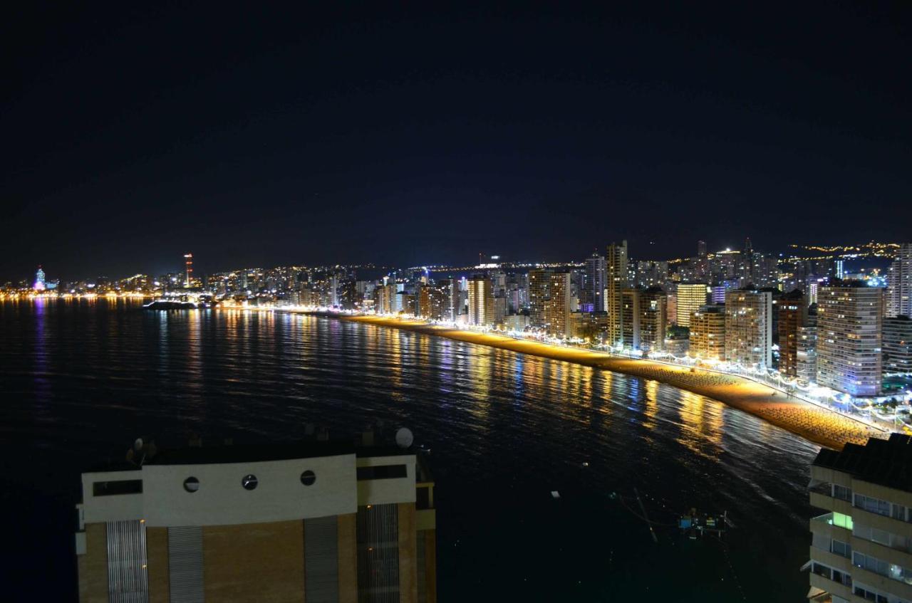 Apartamento El Faro De Бенідорм Екстер'єр фото